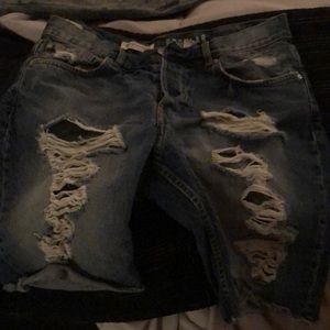 Like new ripped style jean shorts